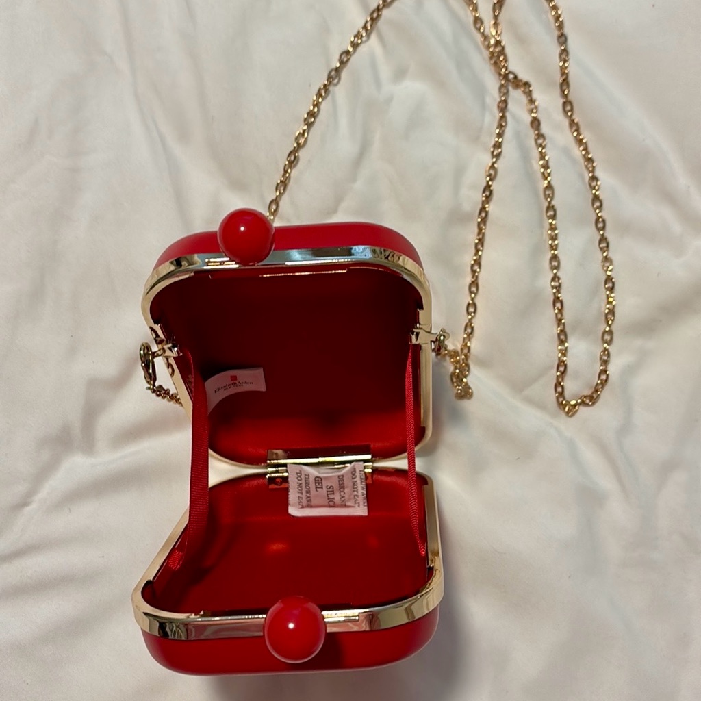 Elizabeth Arden Red Crossbody Bag  Clutch